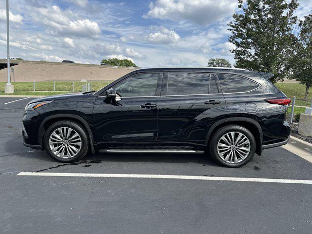 used 2022 Toyota Highlander car, priced at $37,686