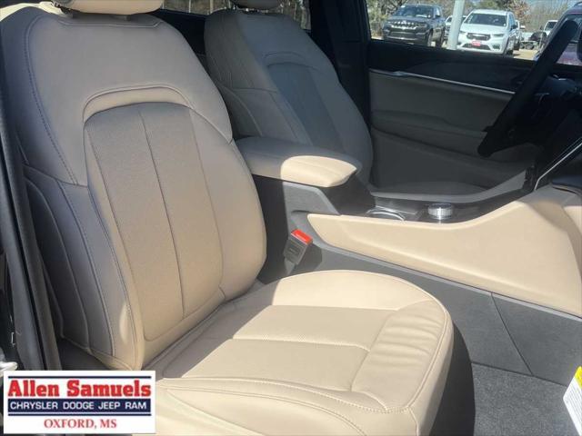 new 2024 Jeep Grand Cherokee L car, priced at $45,771