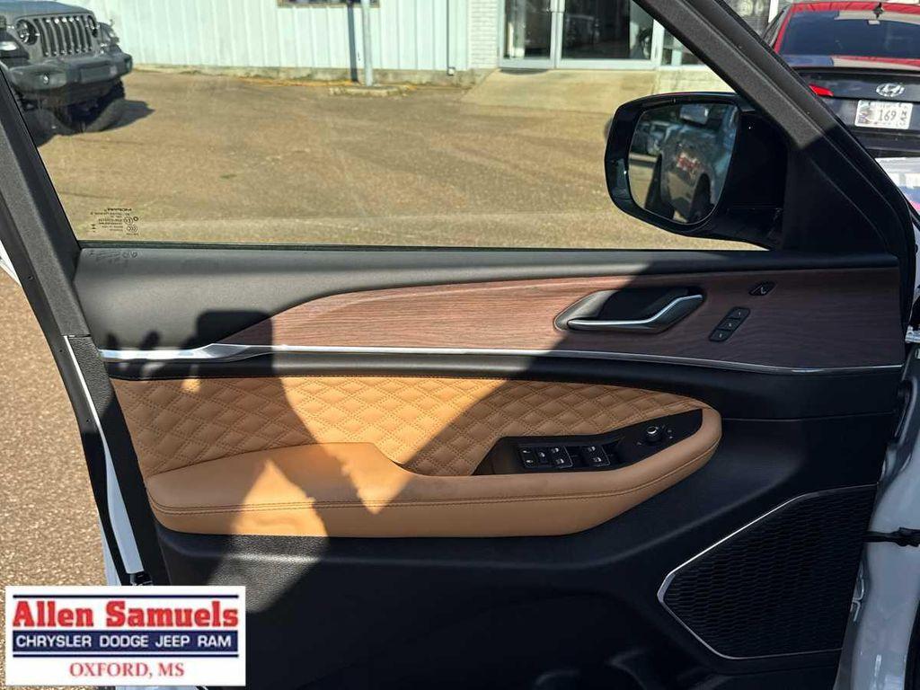 new 2025 Jeep Grand Cherokee L car, priced at $63,460