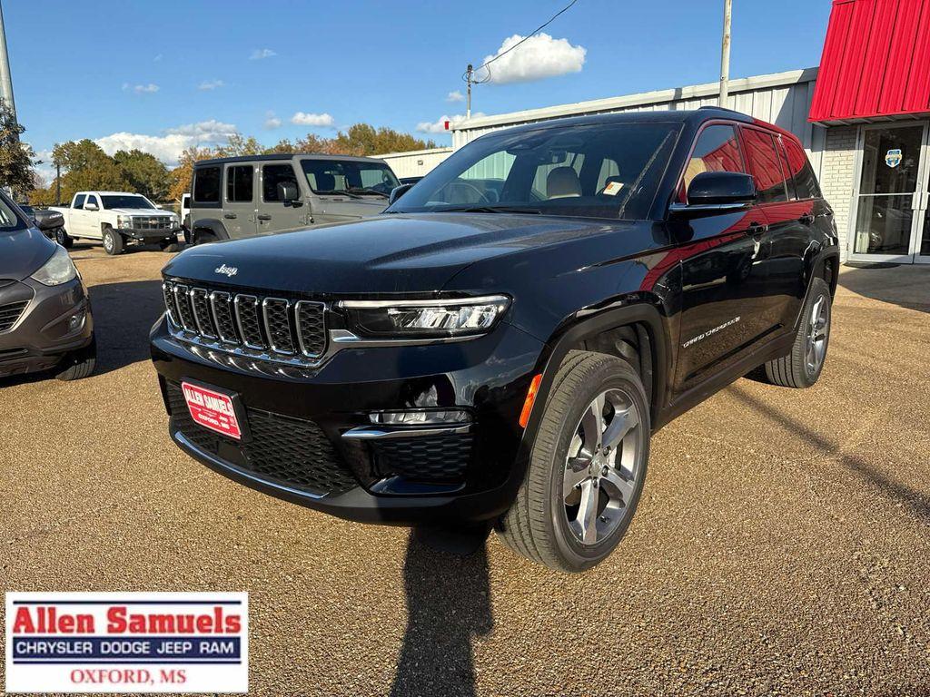 new 2025 Jeep Grand Cherokee car, priced at $48,120
