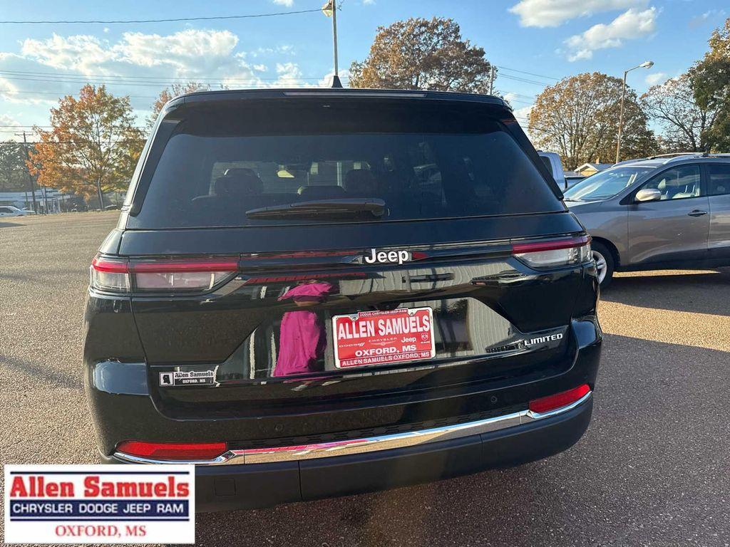 new 2025 Jeep Grand Cherokee car, priced at $48,120