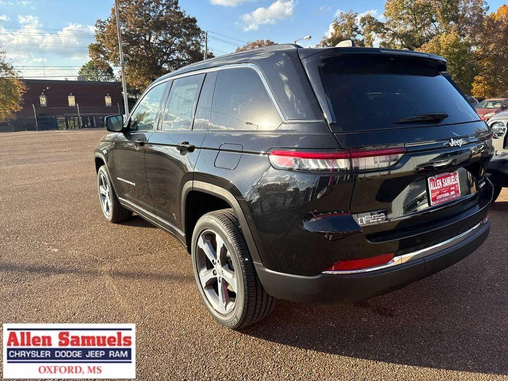 new 2025 Jeep Grand Cherokee car, priced at $48,120
