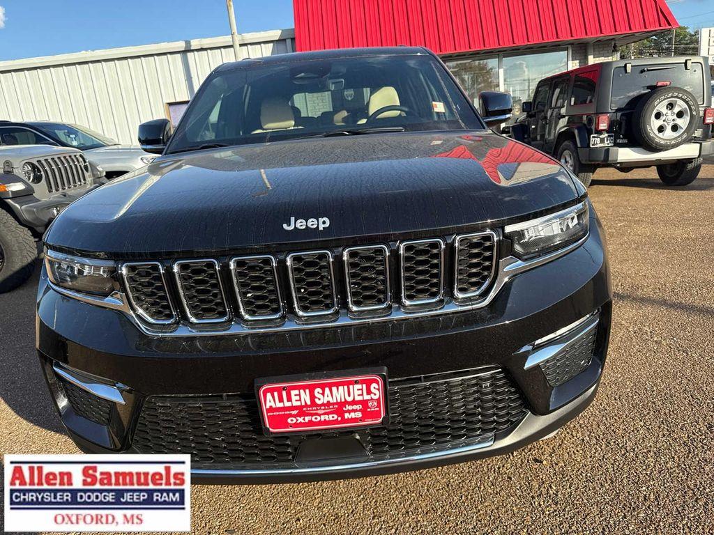 new 2025 Jeep Grand Cherokee car, priced at $48,120
