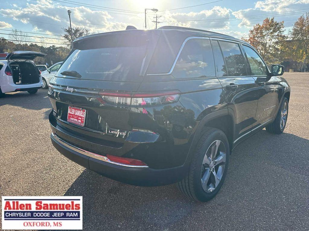 new 2025 Jeep Grand Cherokee car, priced at $48,120