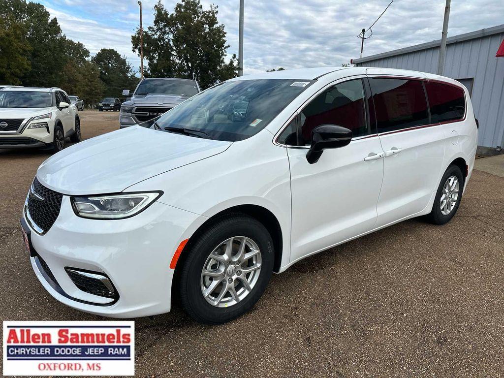 new 2026 Chrysler Pacifica car, priced at $45,865