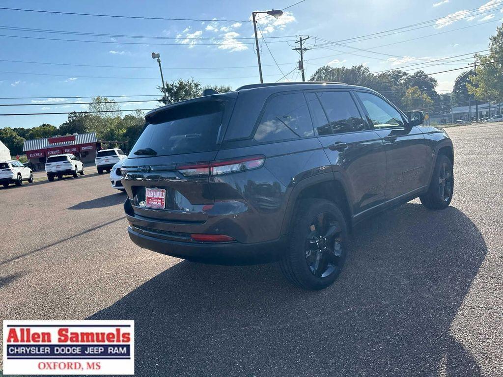 new 2025 Jeep Grand Cherokee car, priced at $45,875