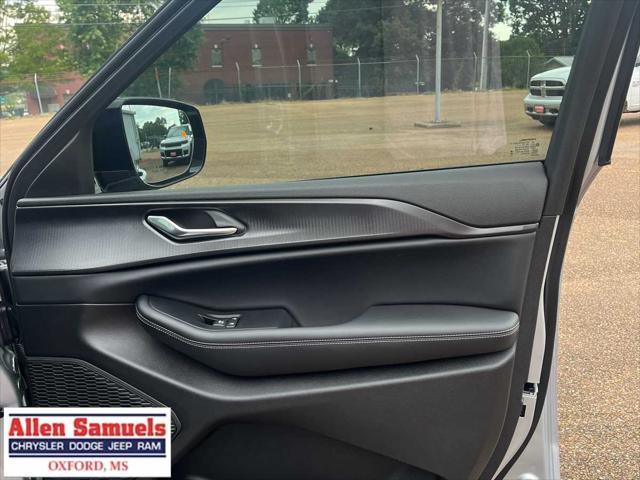 new 2025 Jeep Grand Cherokee L car