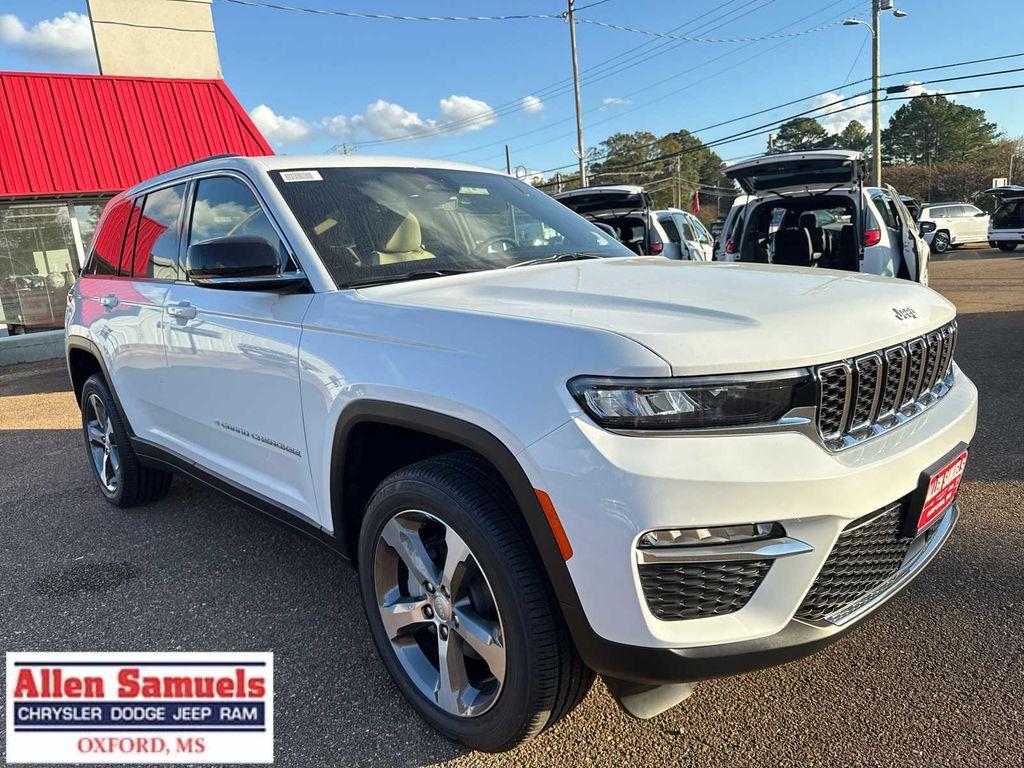 new 2025 Jeep Grand Cherokee car, priced at $47,525