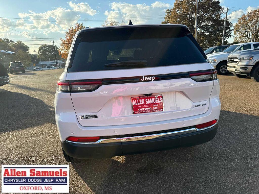 new 2025 Jeep Grand Cherokee car, priced at $47,525