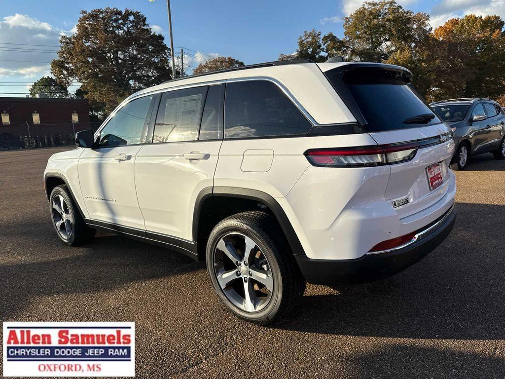 new 2025 Jeep Grand Cherokee car, priced at $47,525