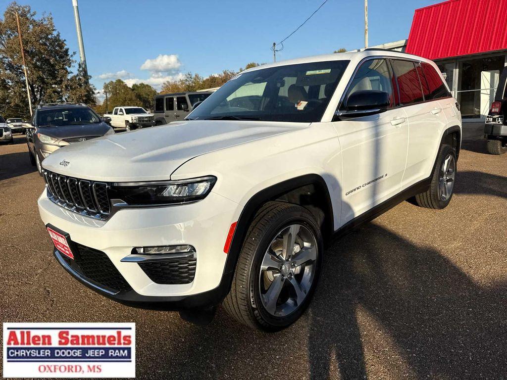 new 2025 Jeep Grand Cherokee car, priced at $47,525