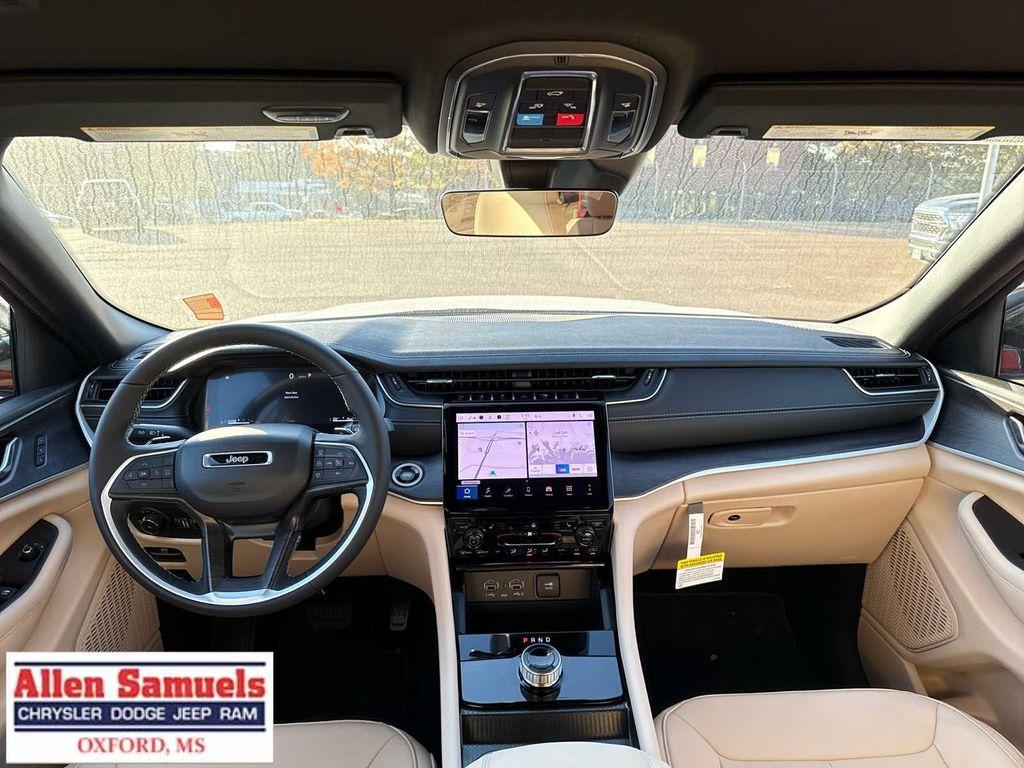 new 2025 Jeep Grand Cherokee car, priced at $47,525
