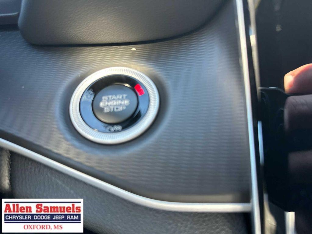 new 2025 Jeep Grand Cherokee L car, priced at $48,375