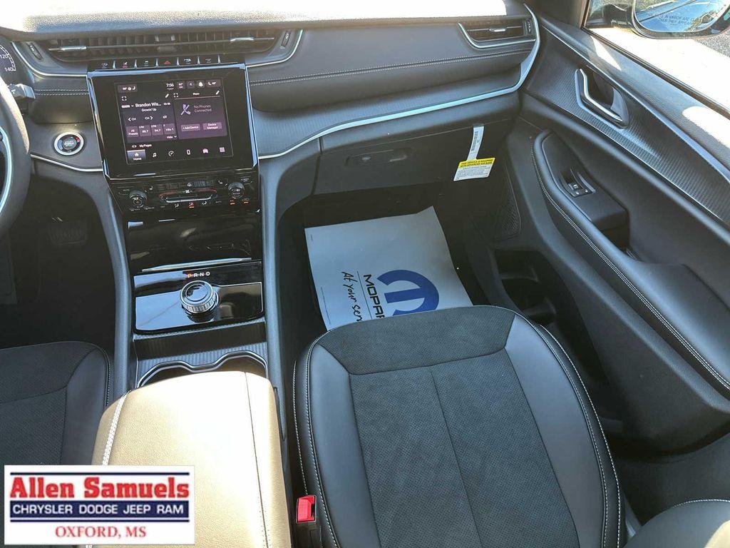 new 2025 Jeep Grand Cherokee L car, priced at $48,375