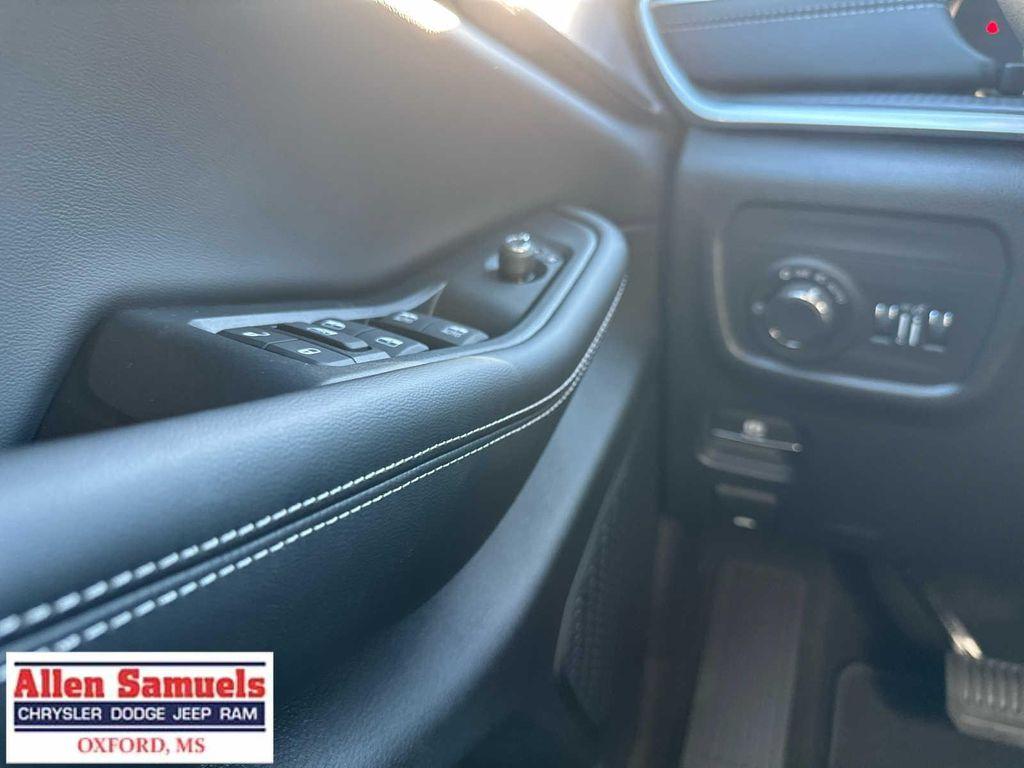 new 2025 Jeep Grand Cherokee L car, priced at $48,375