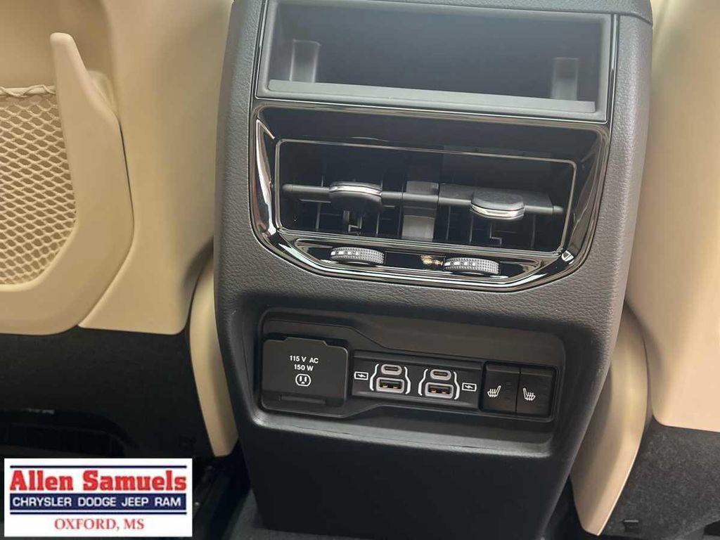 new 2025 Jeep Grand Cherokee car