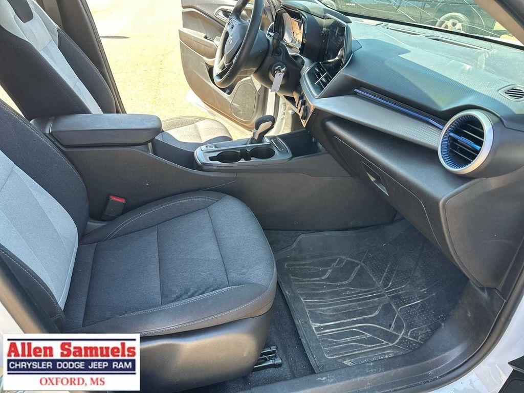 used 2025 Chevrolet Trax car, priced at $22,997