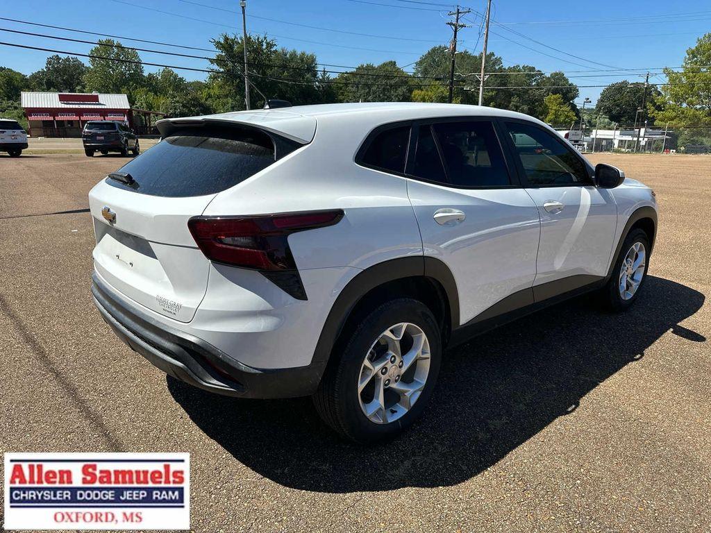 used 2025 Chevrolet Trax car, priced at $22,997