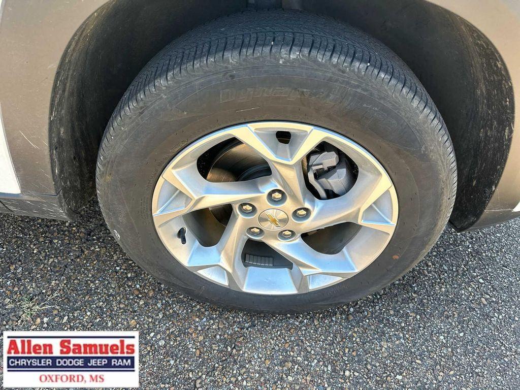 used 2025 Chevrolet Trax car, priced at $22,997