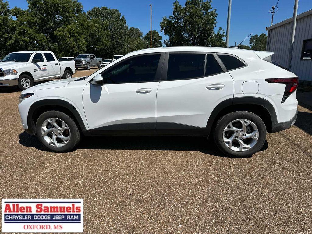 used 2025 Chevrolet Trax car, priced at $22,997