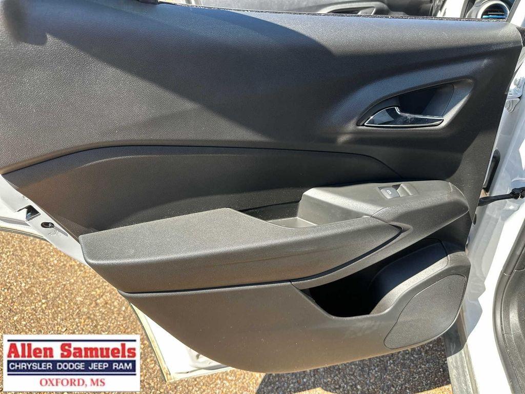 used 2025 Chevrolet Trax car, priced at $22,997
