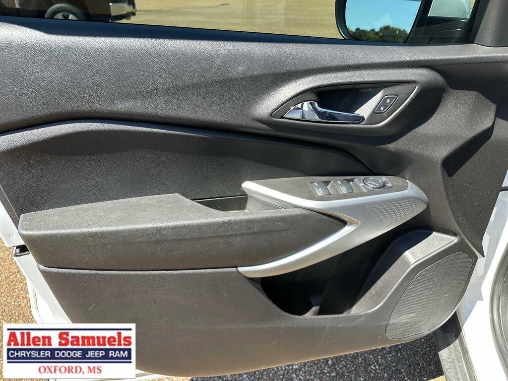 used 2025 Chevrolet Trax car, priced at $22,997