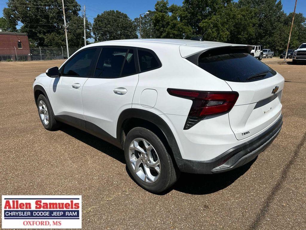 used 2025 Chevrolet Trax car, priced at $22,997
