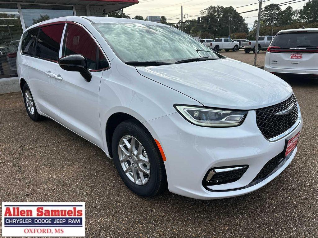 new 2026 Chrysler Pacifica car, priced at $45,865