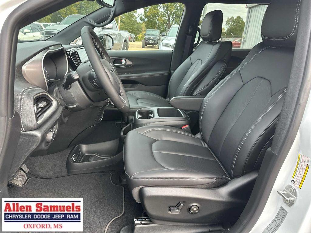new 2026 Chrysler Pacifica car, priced at $45,865