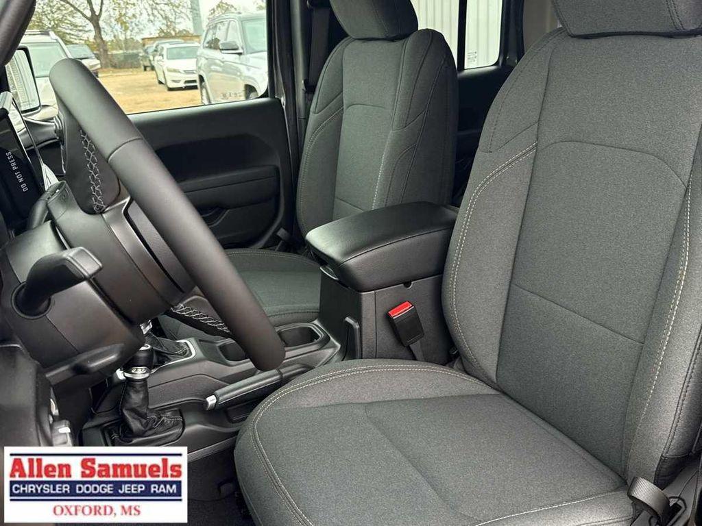 new 2026 Jeep Wrangler car, priced at $47,885