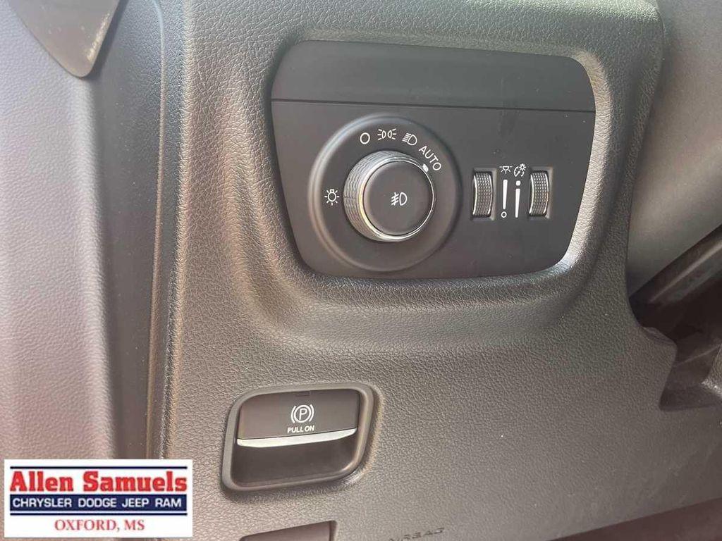 used 2023 Jeep Grand Cherokee car, priced at $33,997