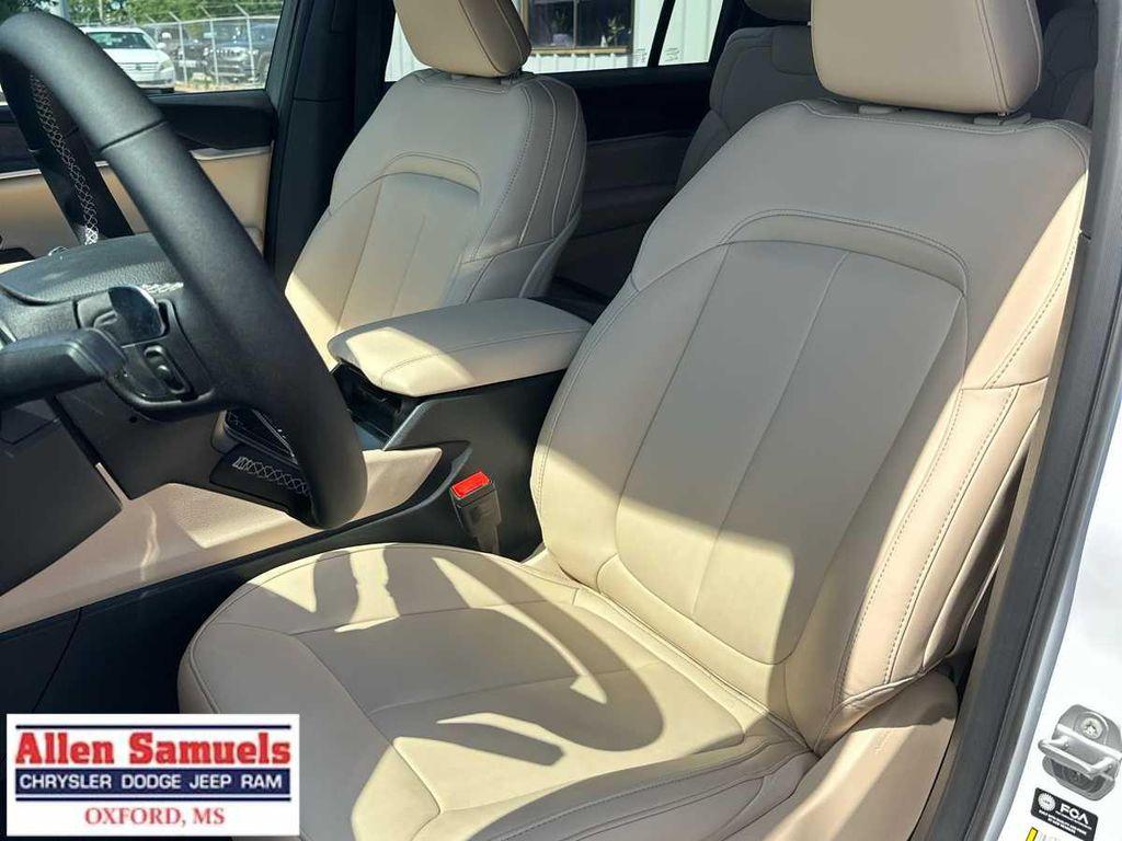 new 2025 Jeep Grand Cherokee L car, priced at $46,900