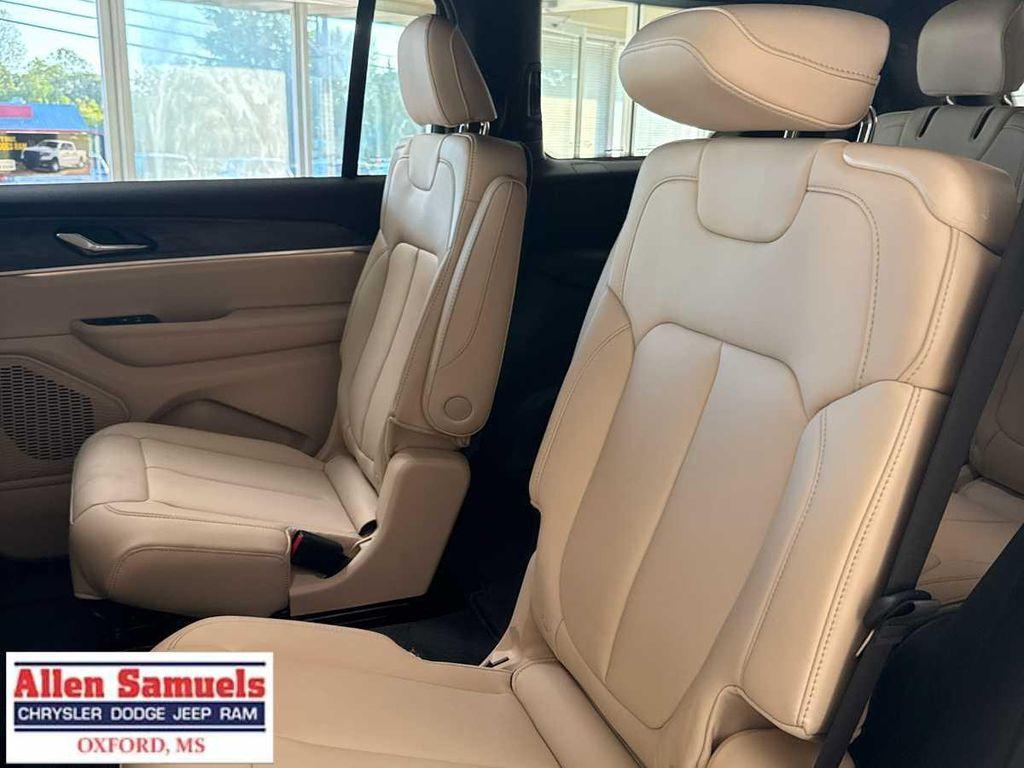 new 2025 Jeep Grand Cherokee L car, priced at $49,525