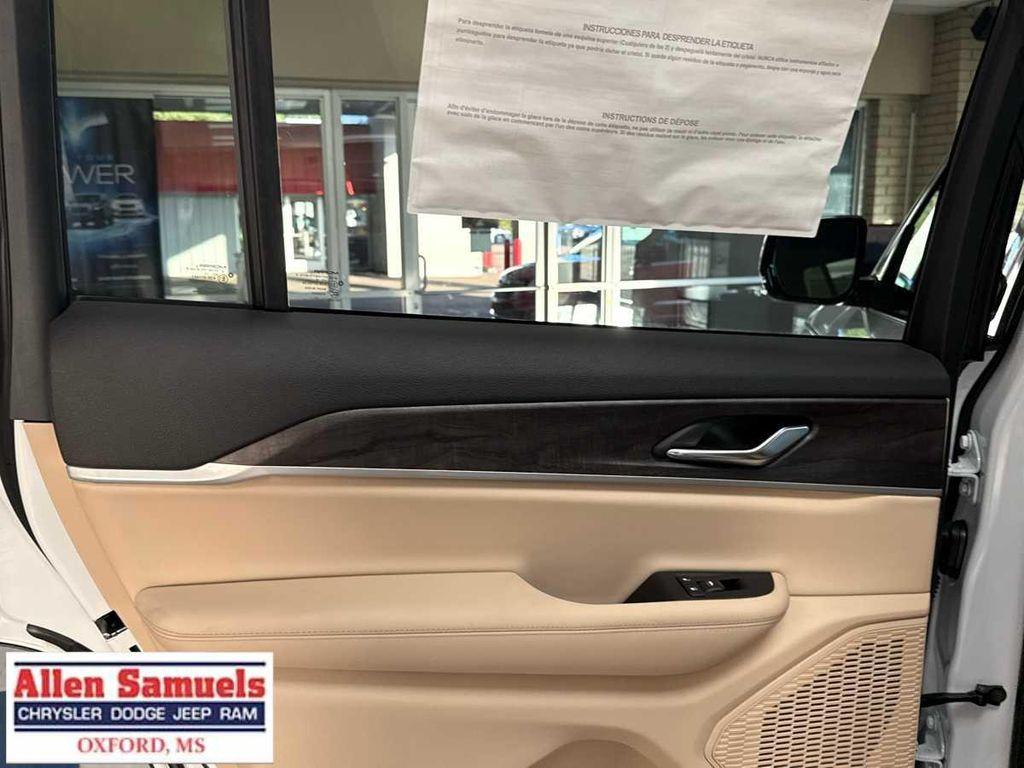 new 2025 Jeep Grand Cherokee L car, priced at $49,525