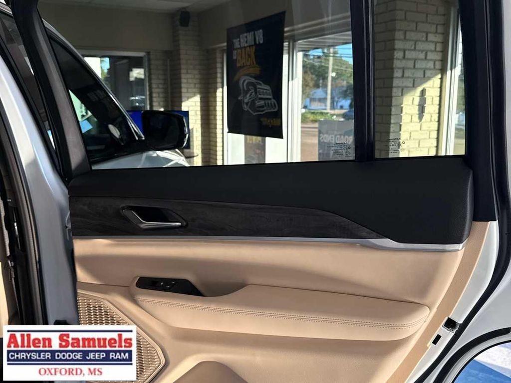 new 2025 Jeep Grand Cherokee L car, priced at $49,525