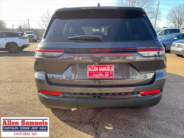 new 2025 Jeep Grand Cherokee car, priced at $46,175