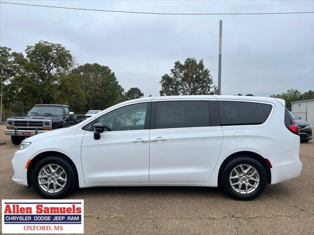 new 2025 Chrysler Pacifica car, priced at $44,145