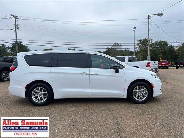 new 2025 Chrysler Pacifica car, priced at $44,145