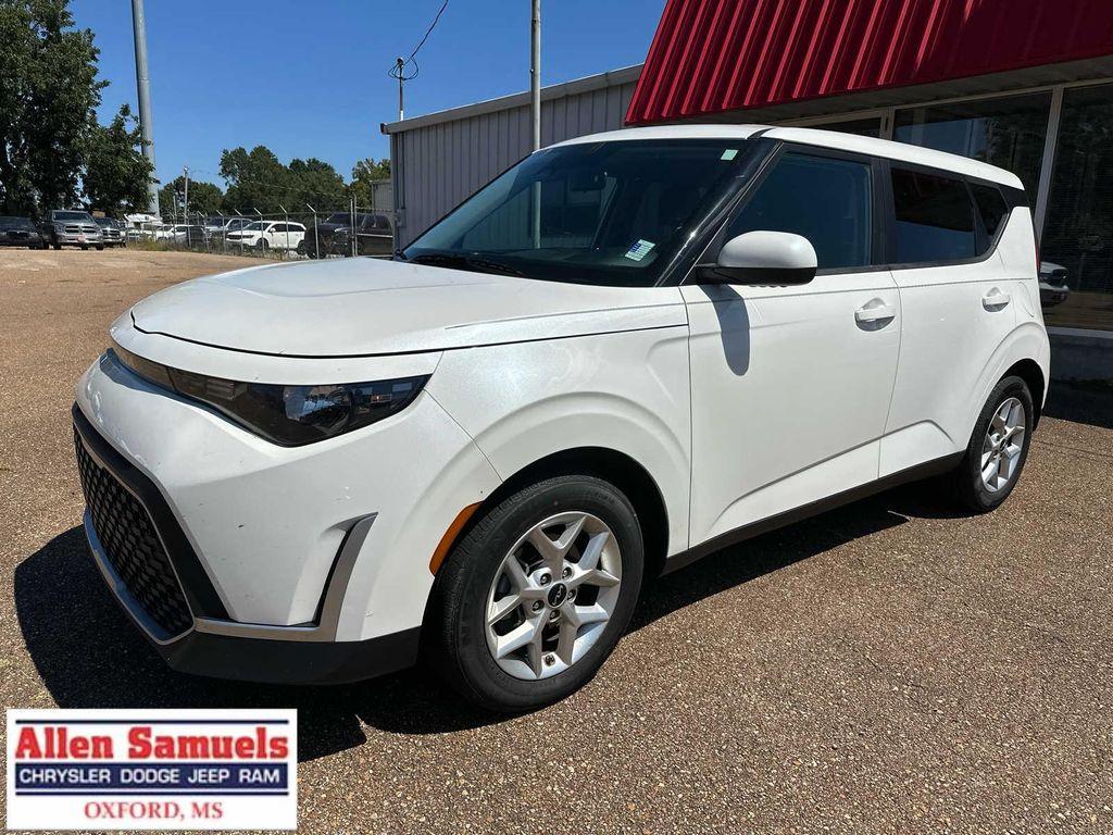 used 2023 Kia Soul car, priced at $20,997