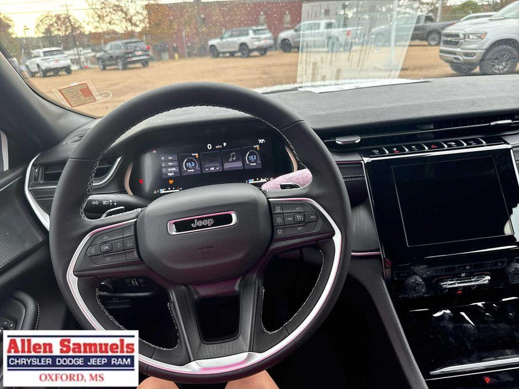 new 2025 Jeep Grand Cherokee car, priced at $45,780