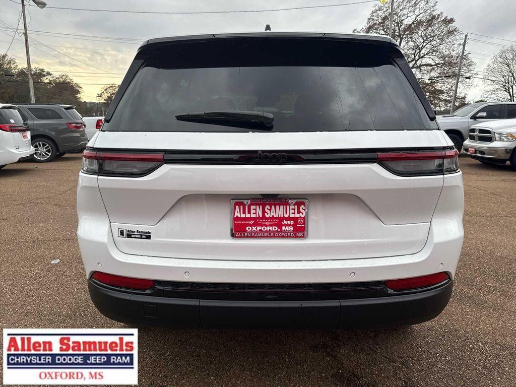 new 2025 Jeep Grand Cherokee car, priced at $45,780