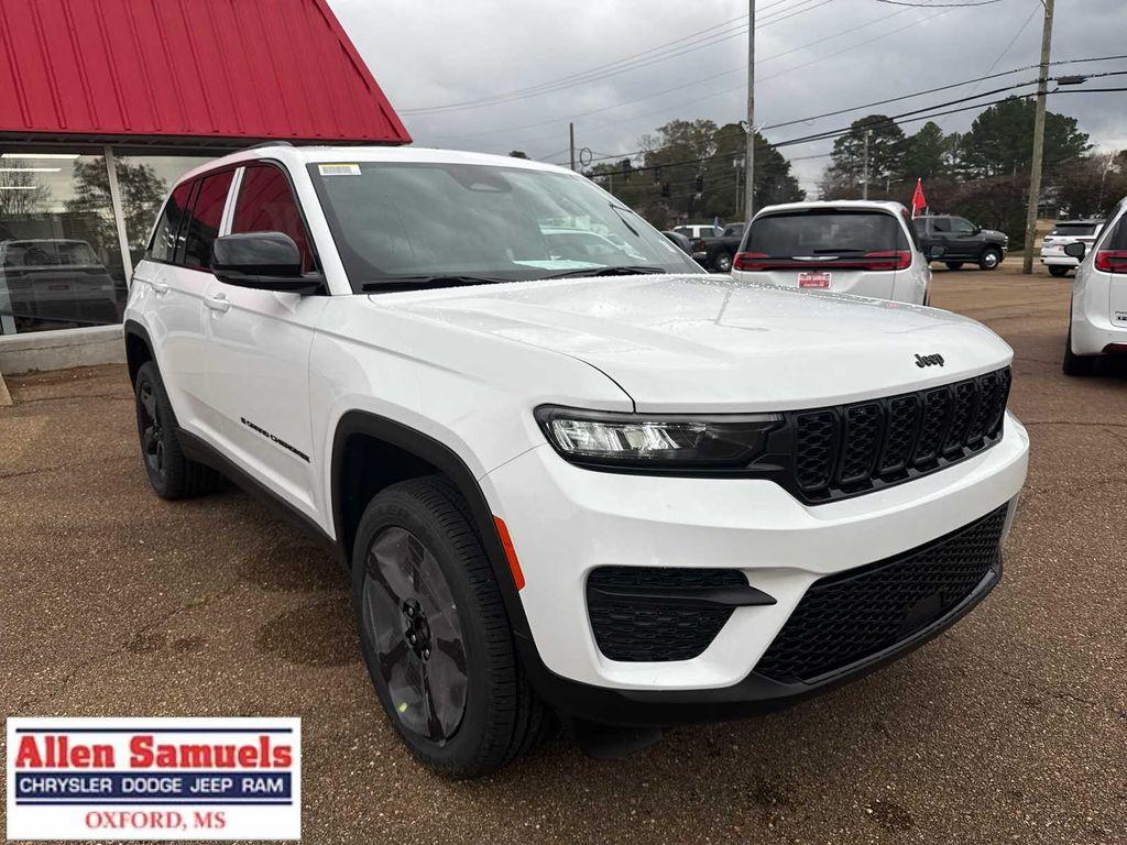 new 2025 Jeep Grand Cherokee car, priced at $45,780