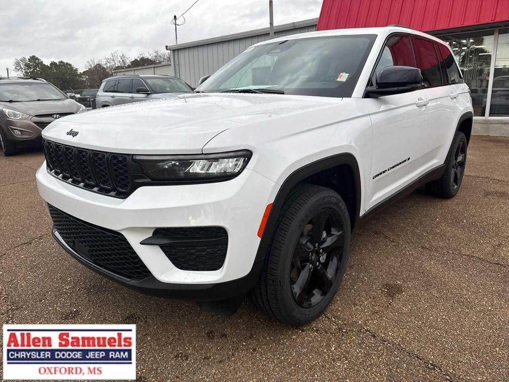 new 2025 Jeep Grand Cherokee car, priced at $45,780