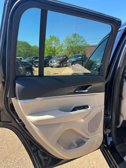 new 2024 Jeep Grand Cherokee car, priced at $50,810
