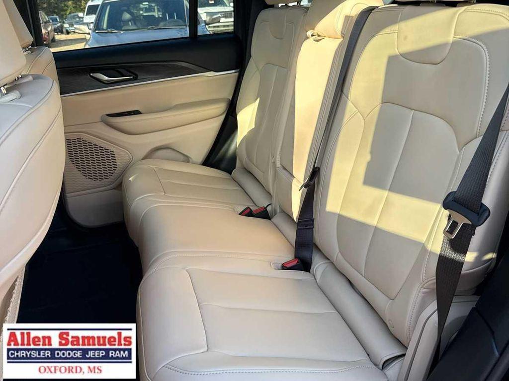 new 2025 Jeep Grand Cherokee car, priced at $50,120