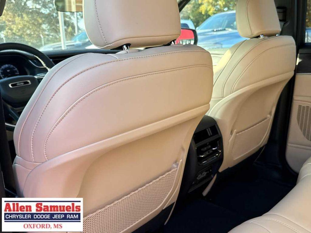 new 2025 Jeep Grand Cherokee car, priced at $50,120