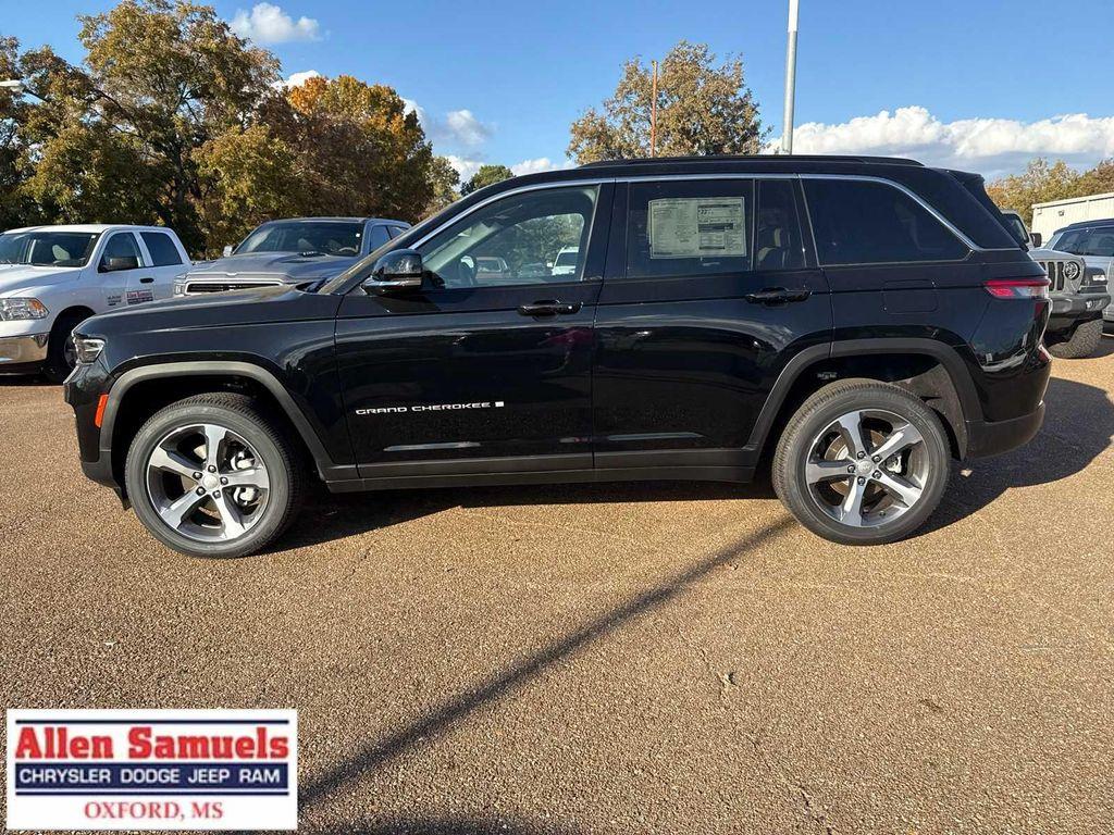 new 2025 Jeep Grand Cherokee car, priced at $50,120