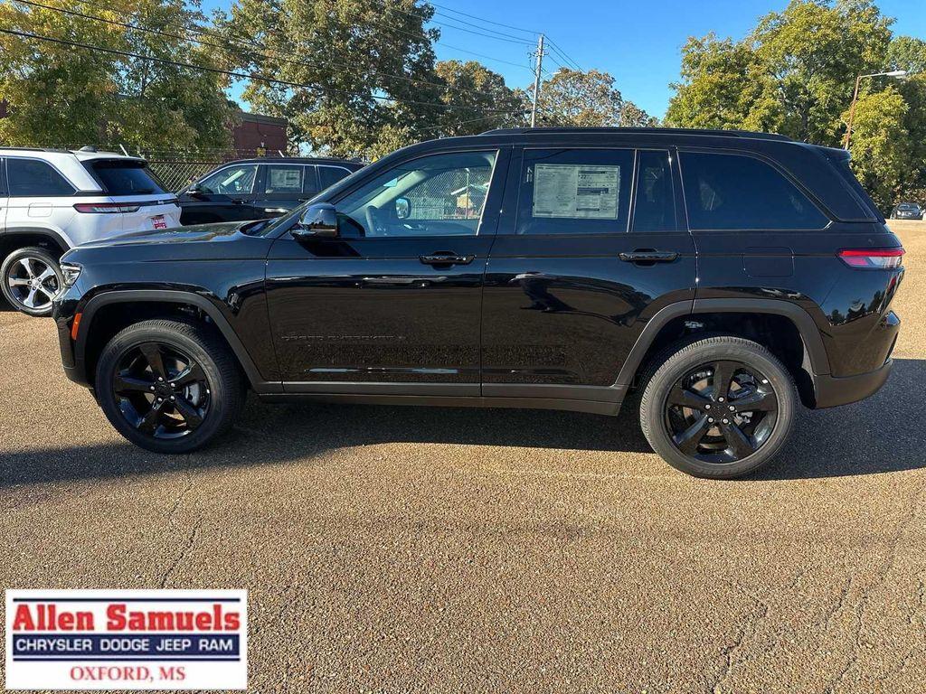 new 2025 Jeep Grand Cherokee car, priced at $46,375