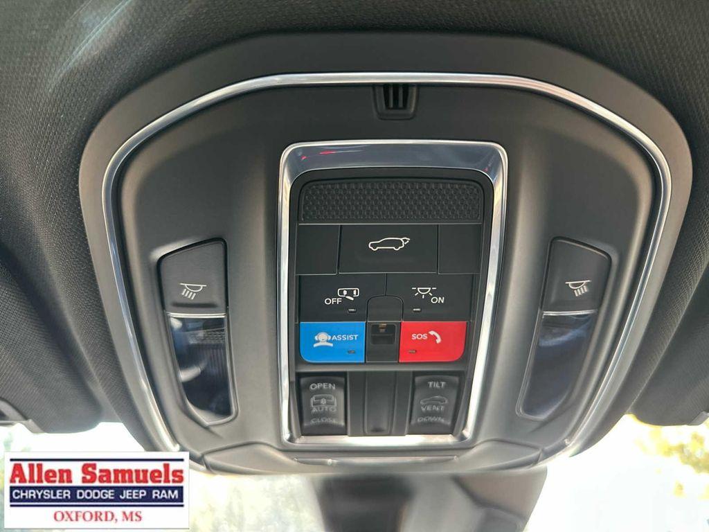 new 2025 Jeep Grand Cherokee car, priced at $46,375