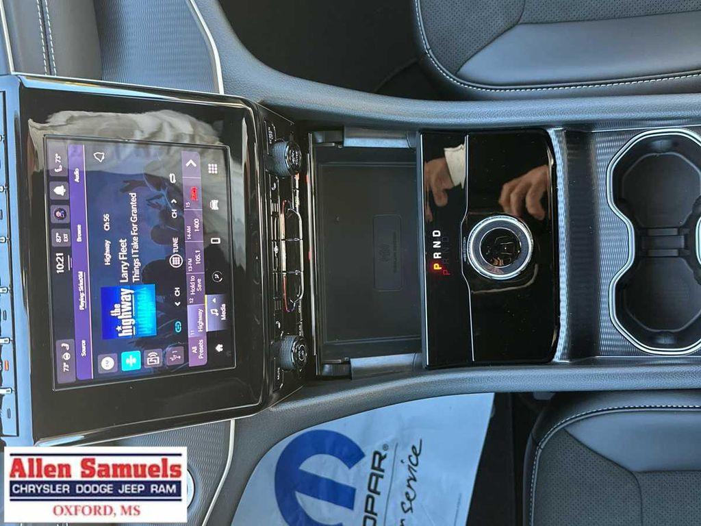 new 2025 Jeep Grand Cherokee car, priced at $46,375